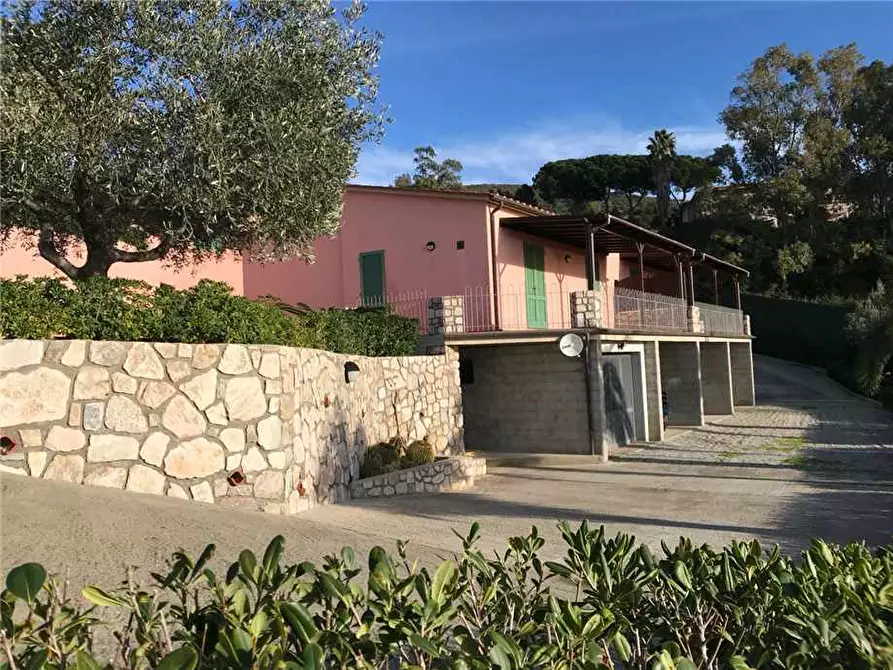Immagine 3 di Villa in vendita  a Capoliveri