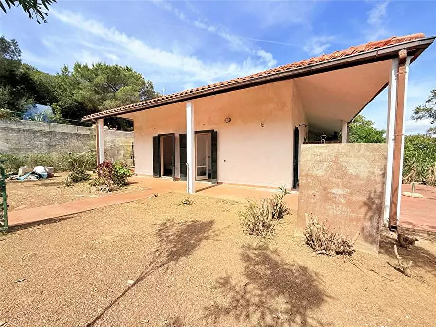Immagine 1 di Porzione di casa in vendita  a Capoliveri
