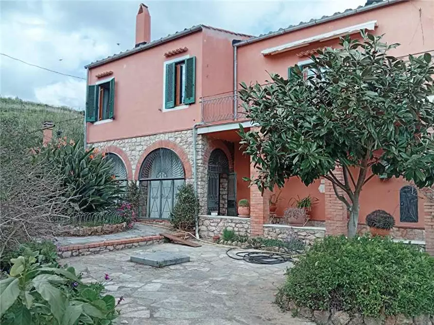Immagine 1 di Villa in vendita  a Porto Azzurro