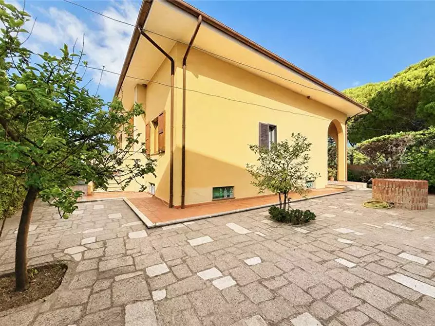 Immagine 2 di Villa in vendita  a Campo Nell'elba