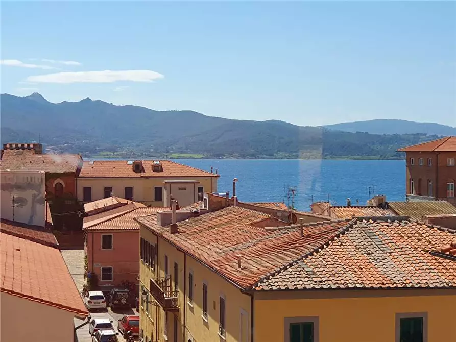 Immagine 10 di Appartamento in vendita  a Portoferraio