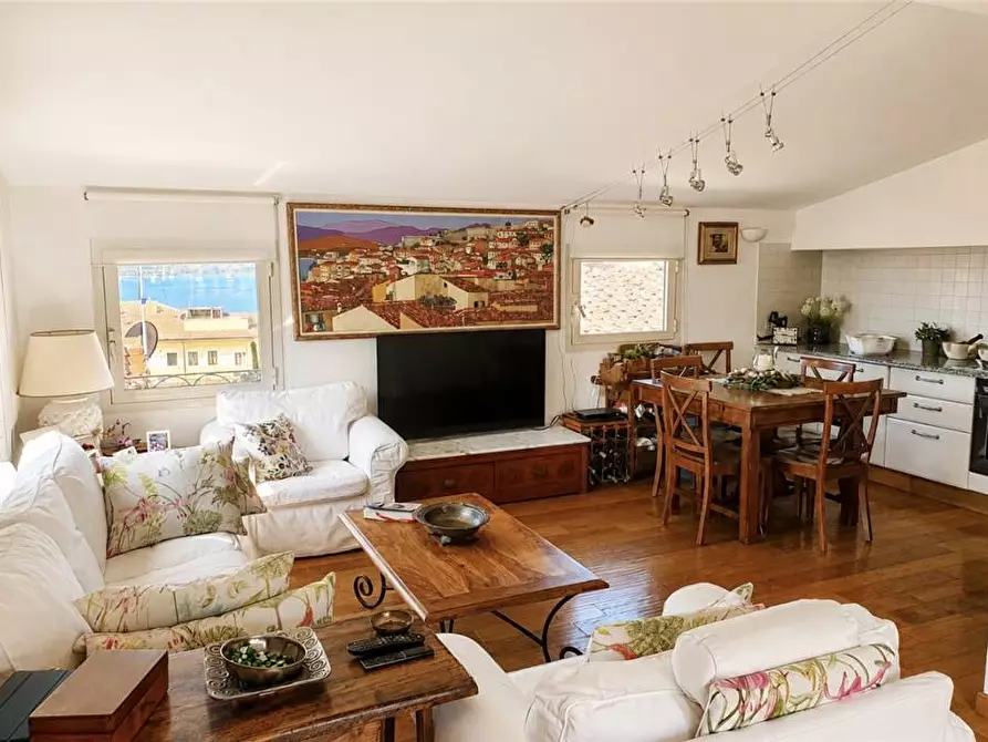 Immagine 3 di Appartamento in vendita  a Portoferraio