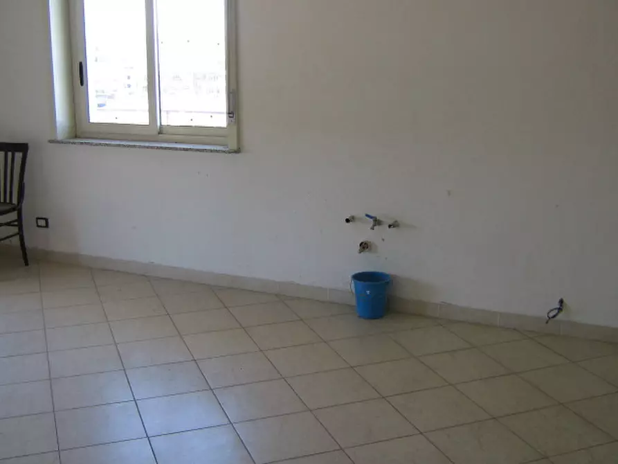 Immagine 3 di Stabile in vendita  a Adrano