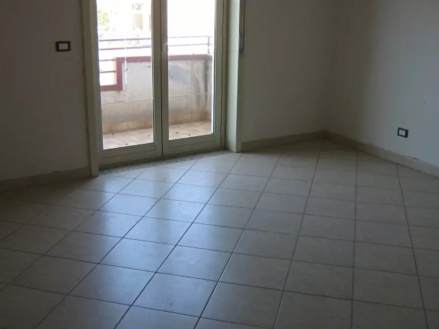 Immagine 3 di Appartamento in vendita  a Adrano