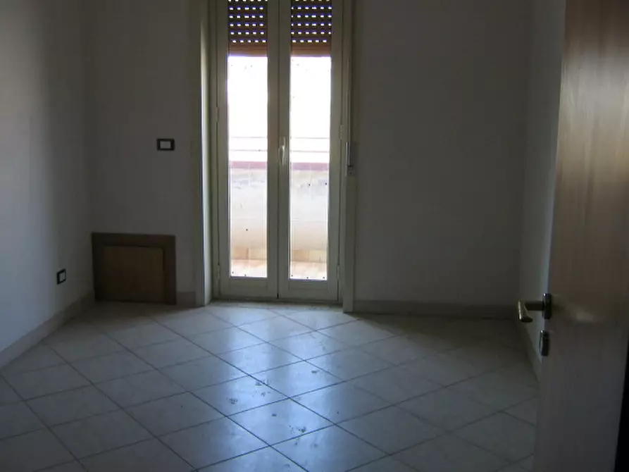 Immagine 4 di Appartamento in vendita  a Adrano