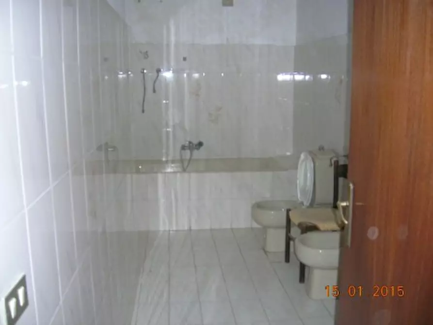 Immagine 3 di Villa in vendita  a Adrano