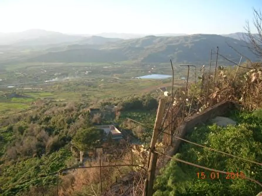 Immagine 4 di Villa in vendita  a Adrano