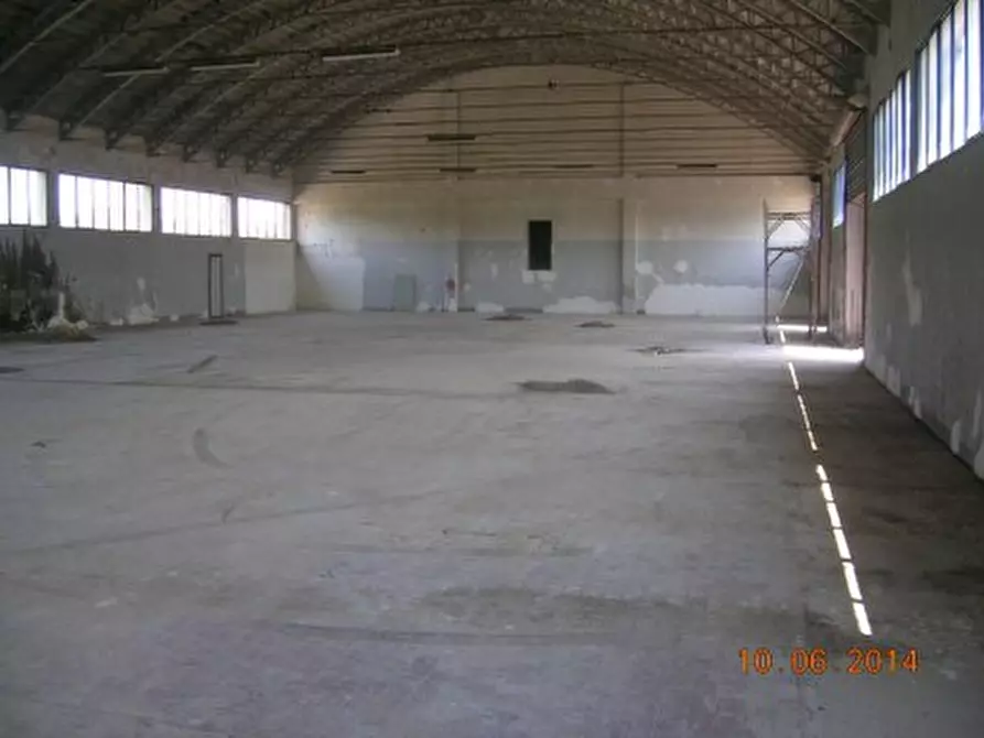 Immagine 2 di Capannone industriale in vendita  a Centuripe