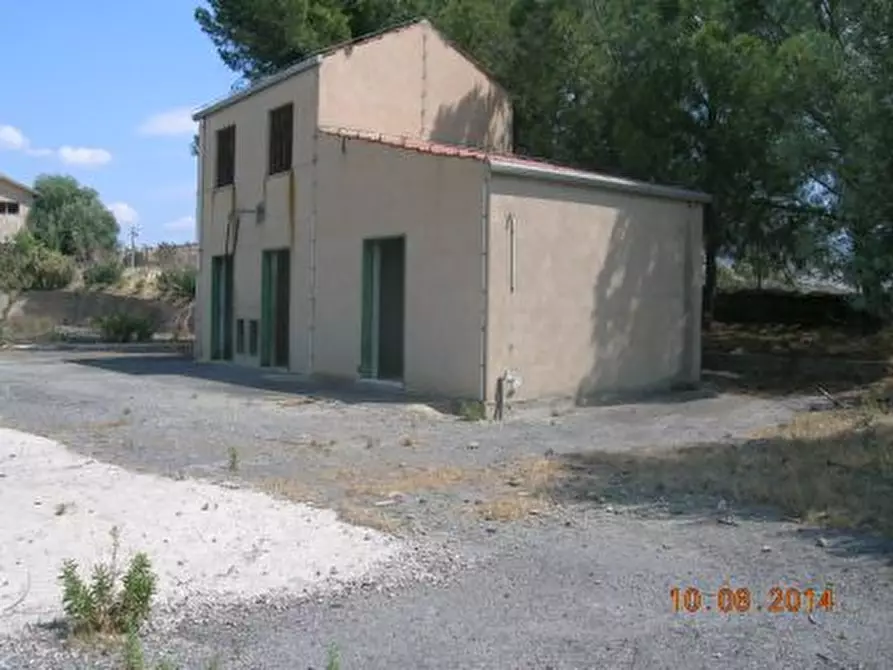 Immagine 3 di Capannone industriale in vendita  a Centuripe