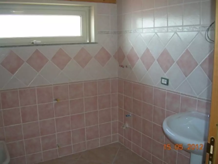 Immagine 2 di Mansarda in vendita  a Adrano