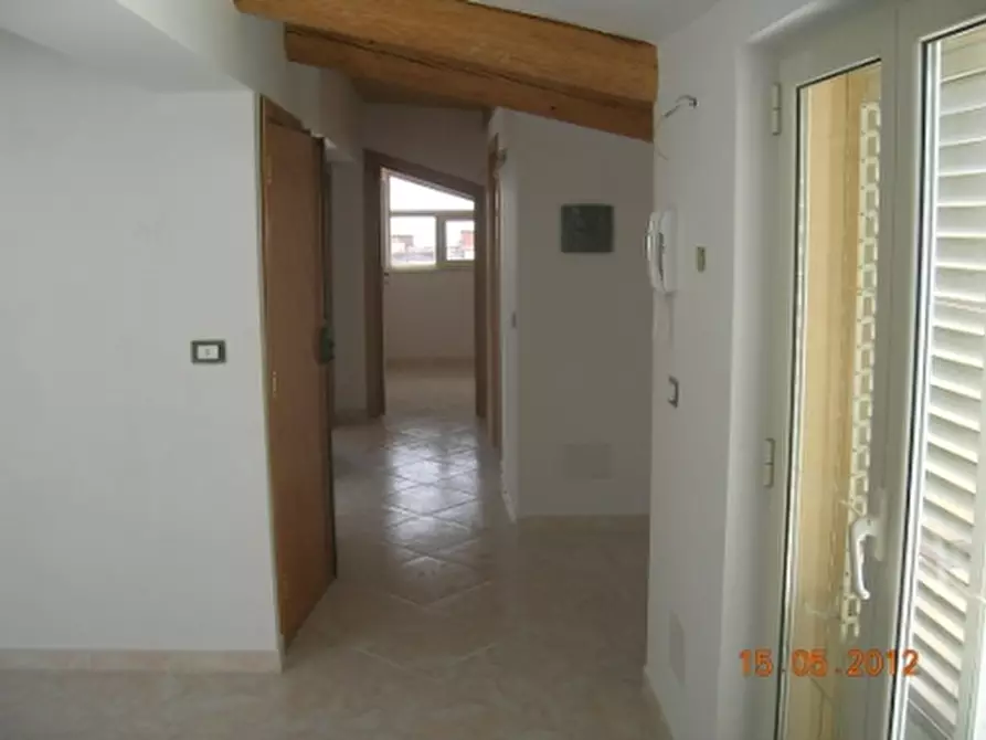 Immagine 4 di Mansarda in vendita  a Adrano
