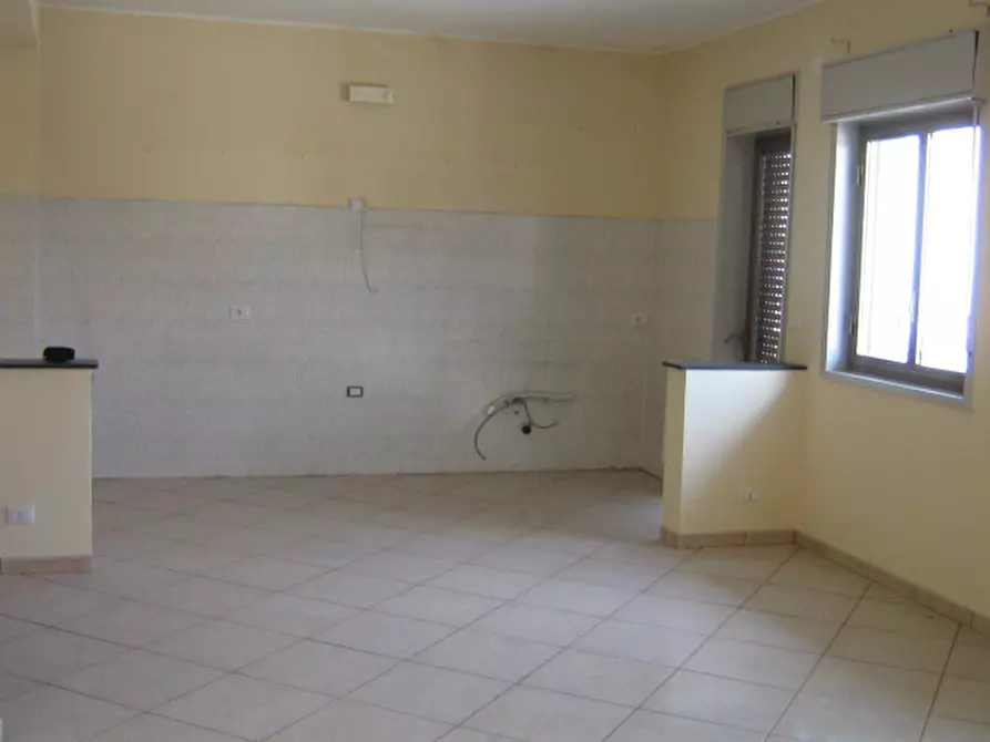 Immagine 2 di Appartamento in vendita  a Adrano