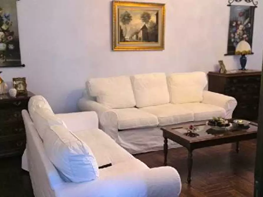 Immagine 4 di Appartamento in vendita  a Adrano