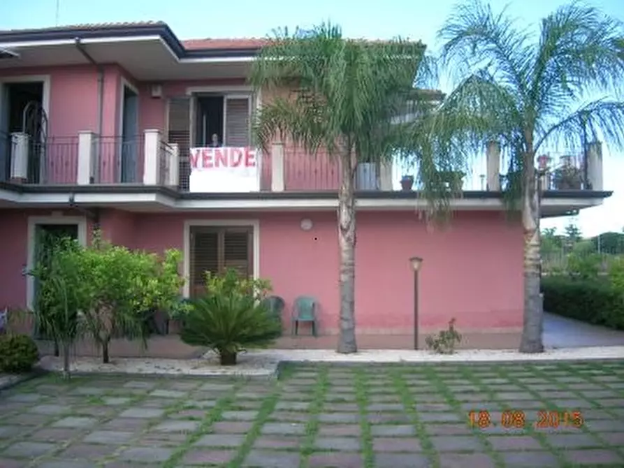 Immagine 1 di Villa in vendita  a Riposto