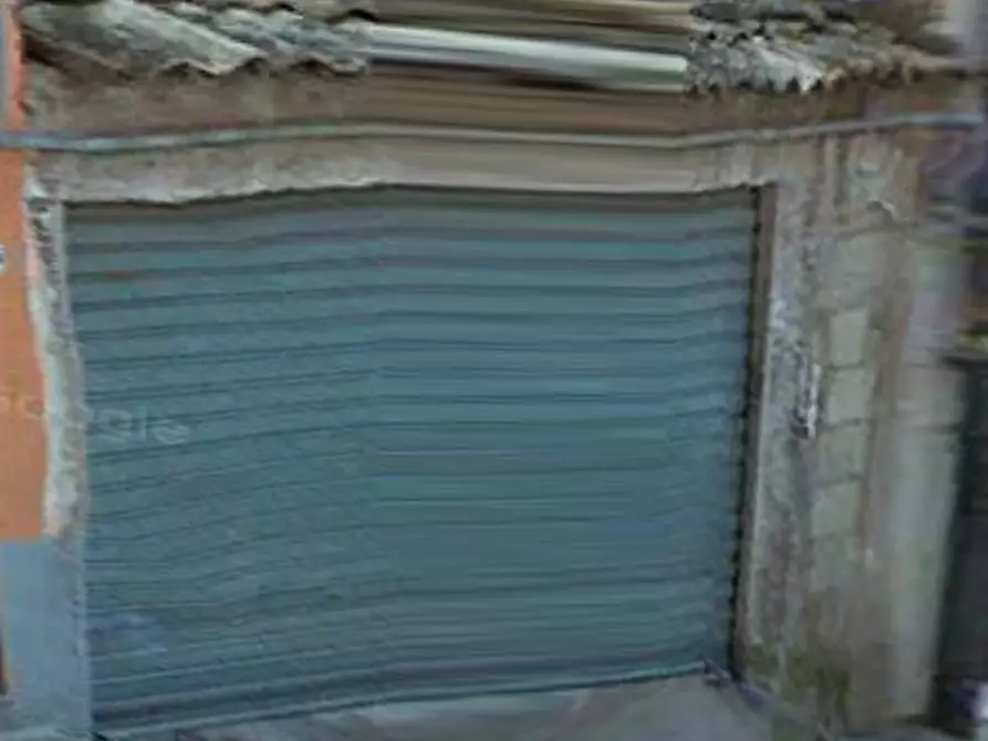 Immagine 1 di Garage in vendita  a Biancavilla