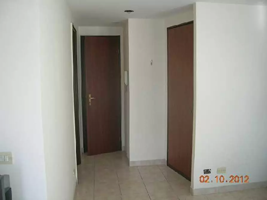 Immagine 4 di Appartamento in affitto  a Adrano