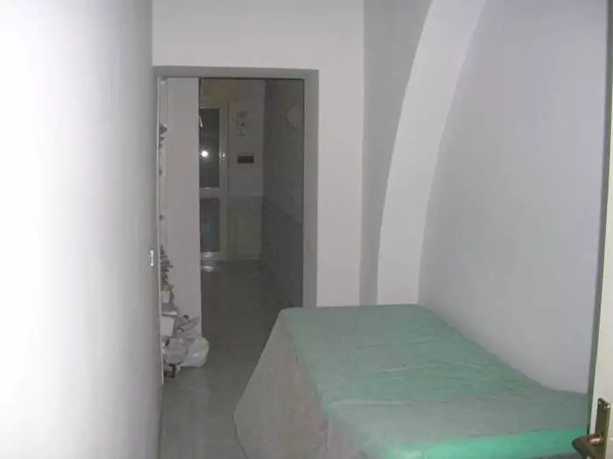 Immagine 3 di Attività commerciale in vendita  a Adrano