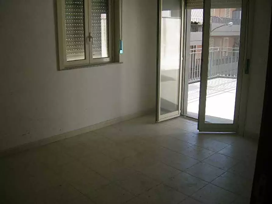 Immagine 4 di Appartamento in vendita  a Giardini-Naxos