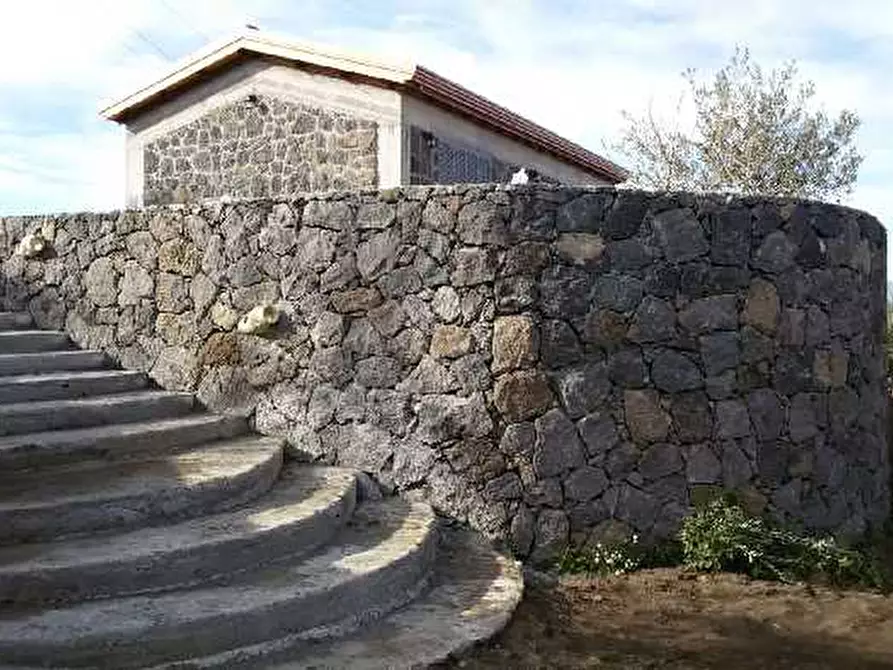 Immagine 5 di Azienda agricola in vendita  a Adrano