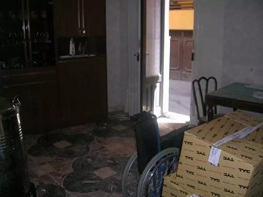 Immagine 4 di Stabile in vendita  a Biancavilla