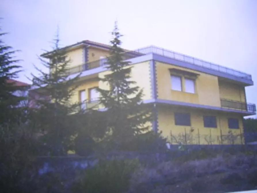Immagine 1 di Villa in vendita  a Nicolosi