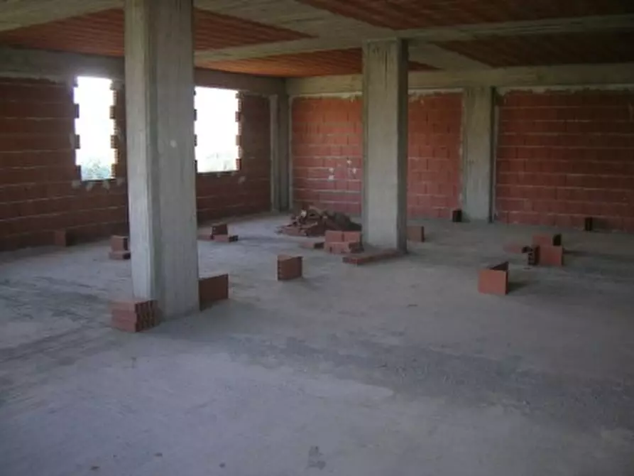 Immagine 4 di Capannone industriale in vendita  a Biancavilla