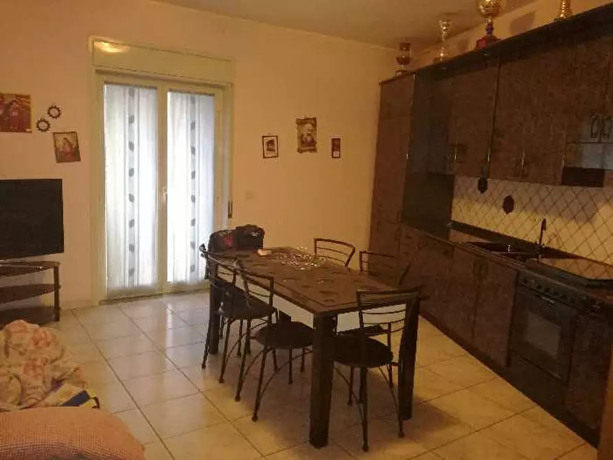 Immagine 2 di Appartamento in vendita  in Via salvo D'acquisto a Adrano