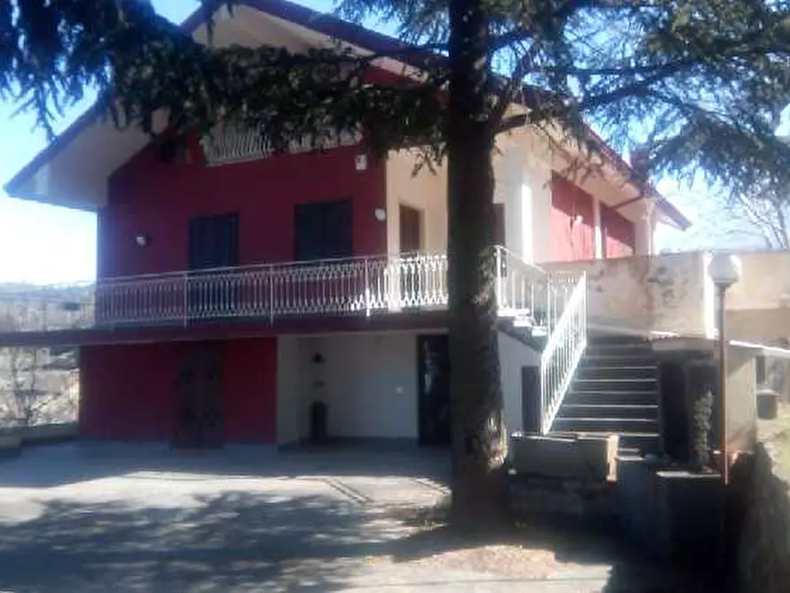 Immagine 1 di Villa in vendita  a Adrano
