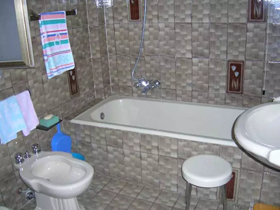 Immagine 3 di Villa in vendita  a Adrano