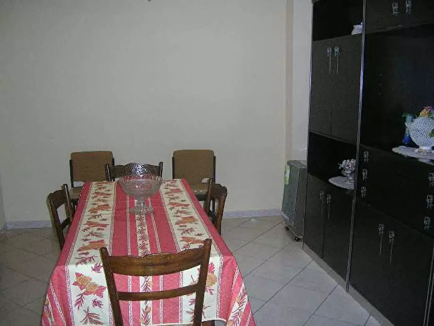 Immagine 5 di Villa in vendita  a Adrano