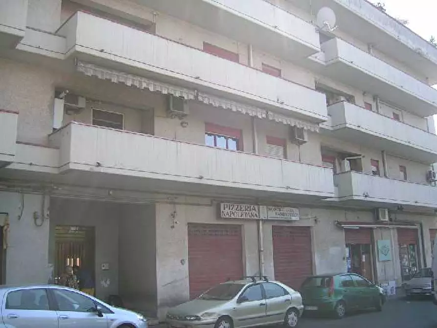 Immagine 1 di Appartamento in vendita  in P.zza saragat a Adrano