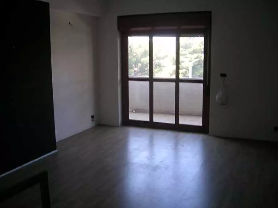 Immagine 4 di Appartamento in vendita  in P.zza saragat a Adrano