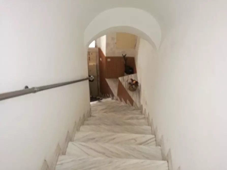 Immagine 5 di Stabile in vendita  a Adrano