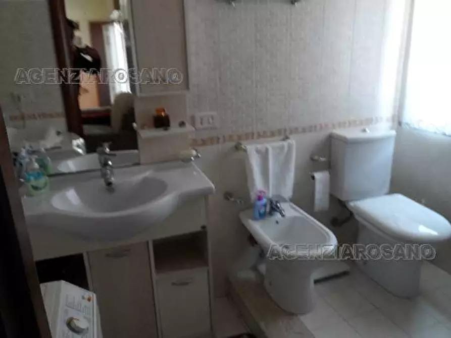 Immagine 5 di Villa in vendita  in Via pascoli a Biancavilla