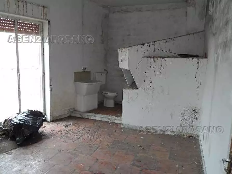 Immagine 4 di Villa in vendita  in Via romagnosi a Biancavilla