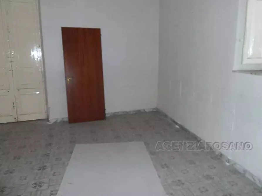 Immagine 5 di Villa in vendita  in Via romagnosi a Biancavilla