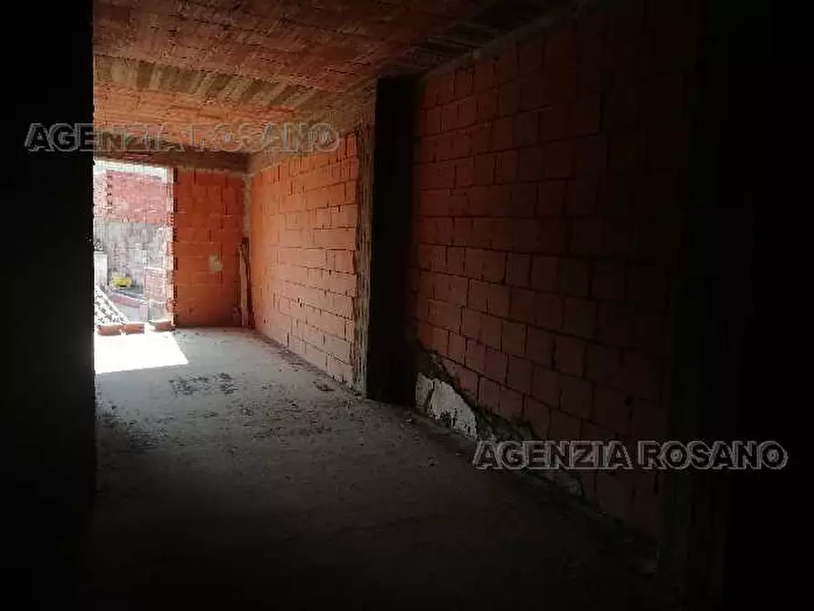 Immagine 2 di Villa in vendita  in Via cesere de masi a Biancavilla
