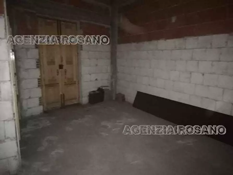 Immagine 4 di Villa in vendita  in Via cesere de masi a Biancavilla
