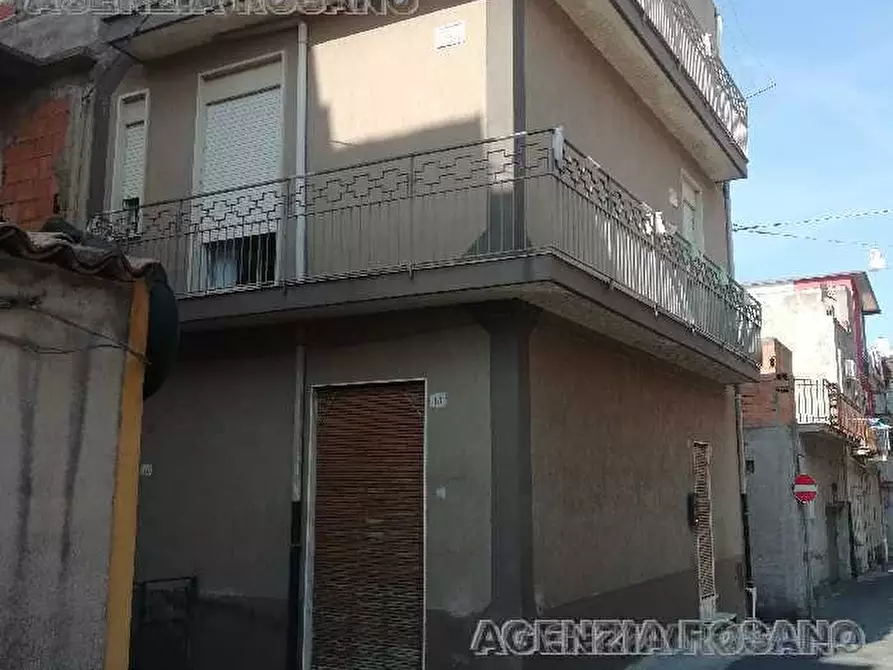 Immagine 1 di Villa in vendita  in Via Livorno a Biancavilla