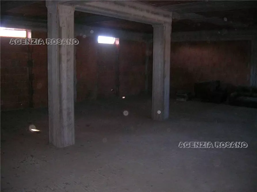 Immagine 2 di Garage in vendita  in V.le EUROPA a Biancavilla