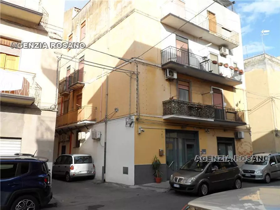 Immagine 1 di Appartamento in vendita  in Via catania a Adrano