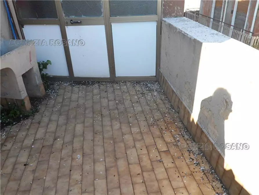 Immagine 4 di Villa in vendita  in Via bellini a Biancavilla