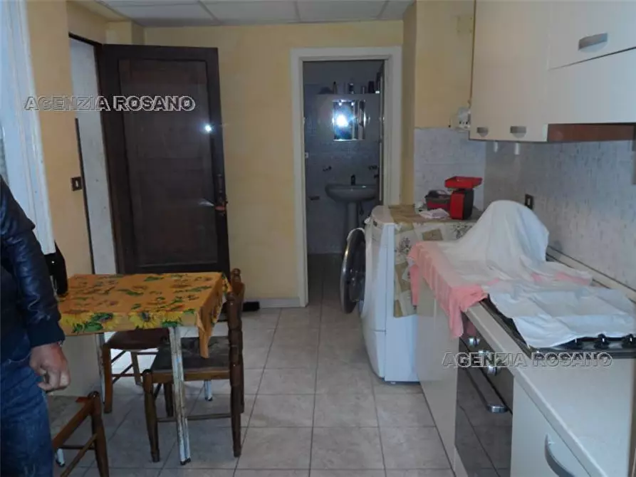 Immagine 2 di Attività commerciale in vendita  in Via vit.  Emanuele a Santa Maria Di Licodia