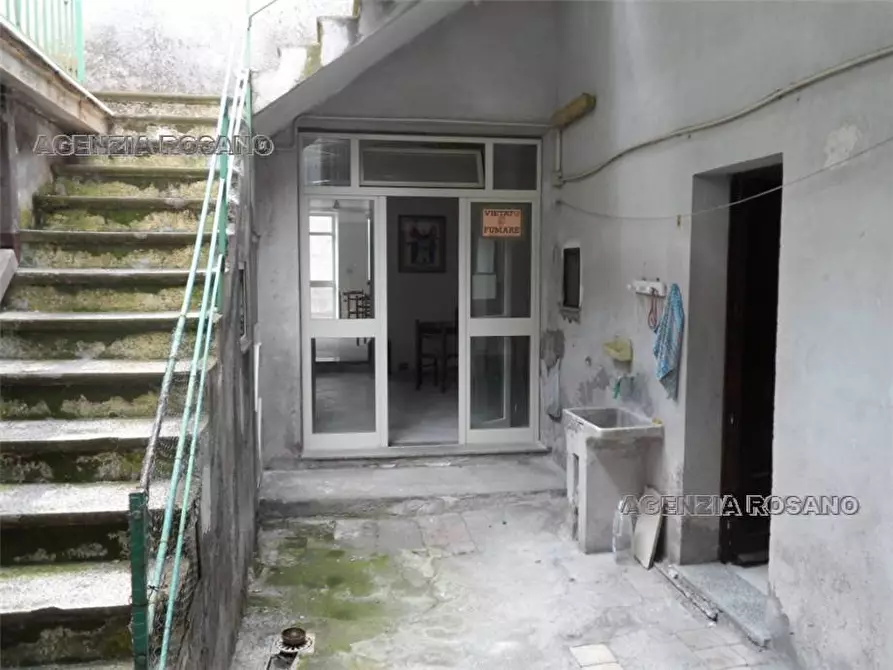Immagine 3 di Attività commerciale in vendita  in Via vit.  Emanuele a Santa Maria Di Licodia