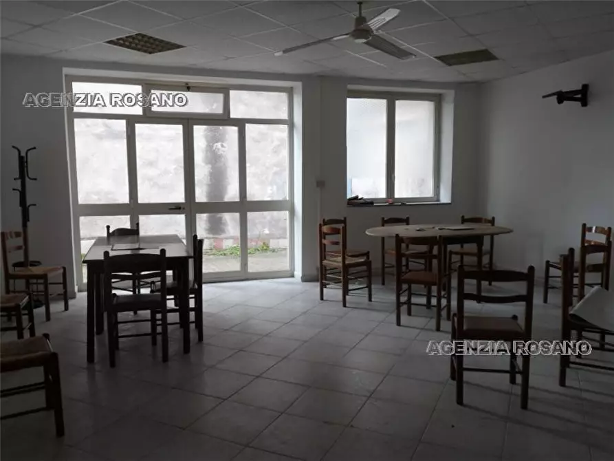 Immagine 5 di Attività commerciale in vendita  in Via vit.  Emanuele a Santa Maria Di Licodia