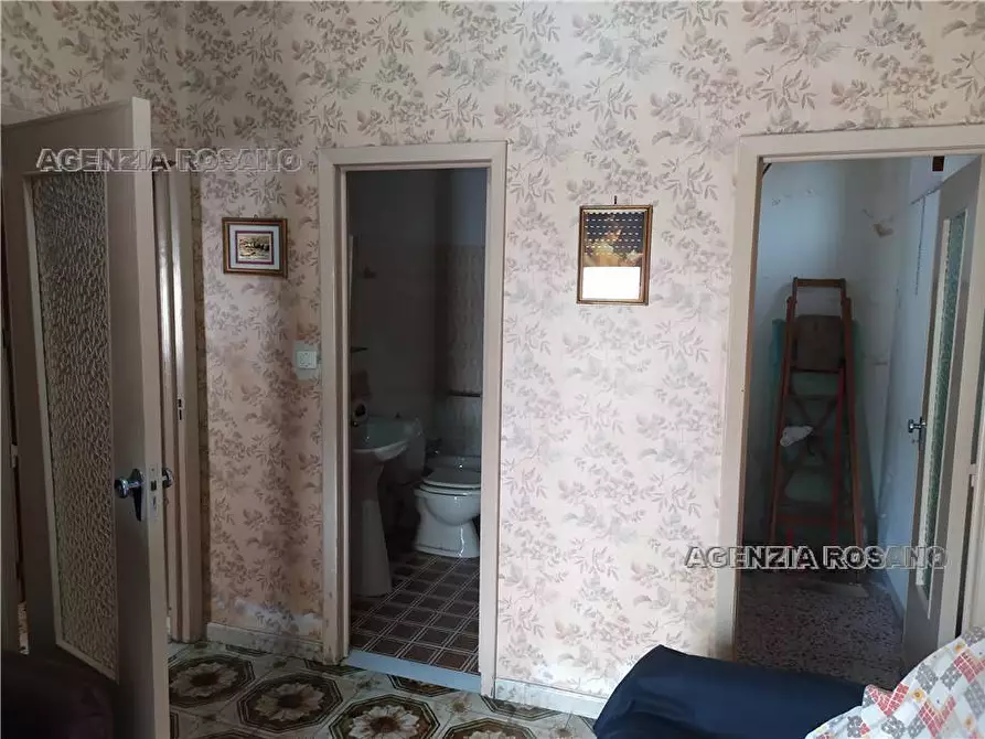 Immagine 2 di Casa bifamiliare in vendita  in Via Borgo a Adrano