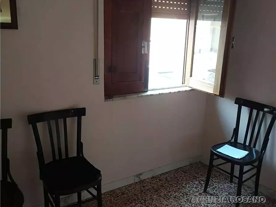 Immagine 3 di Casa bifamiliare in vendita  in Via Borgo a Adrano