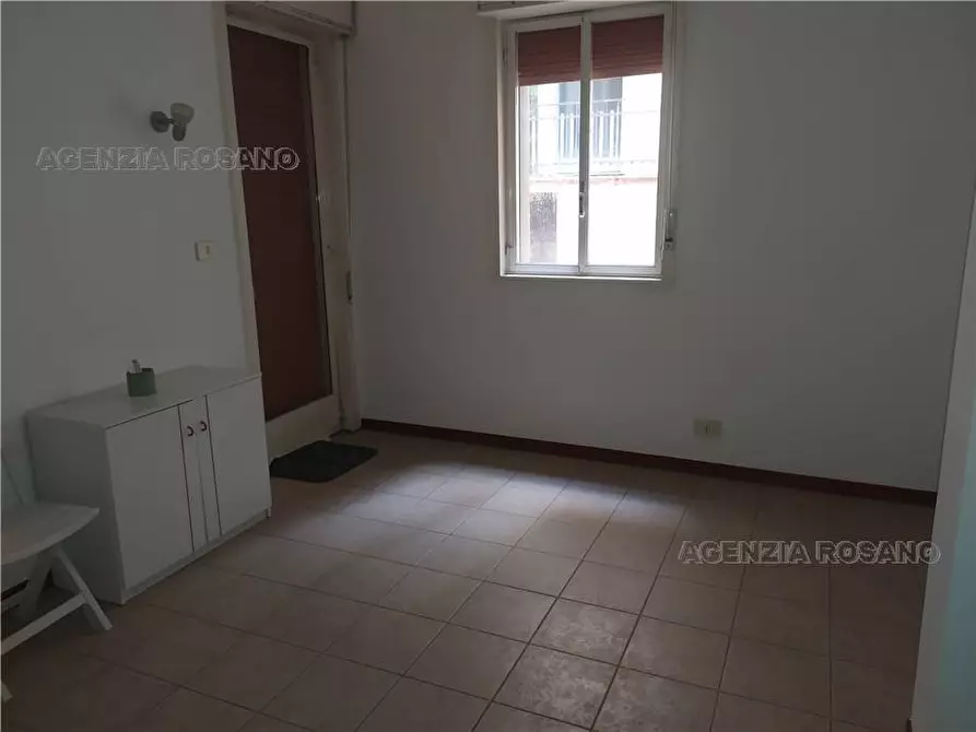 Immagine 4 di Appartamento in vendita  in Via AMEGLIO a Santa Maria Di Licodia