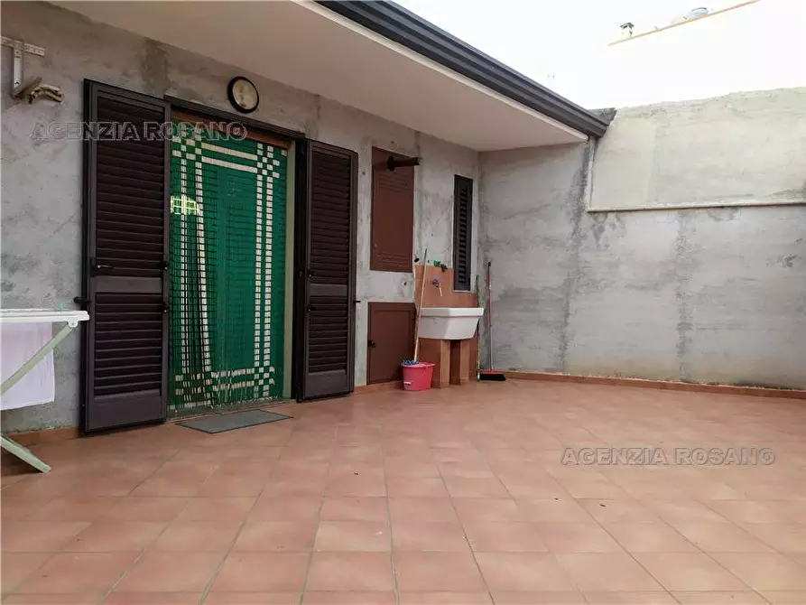 Immagine 3 di Villa in vendita  in Via innessa a Biancavilla