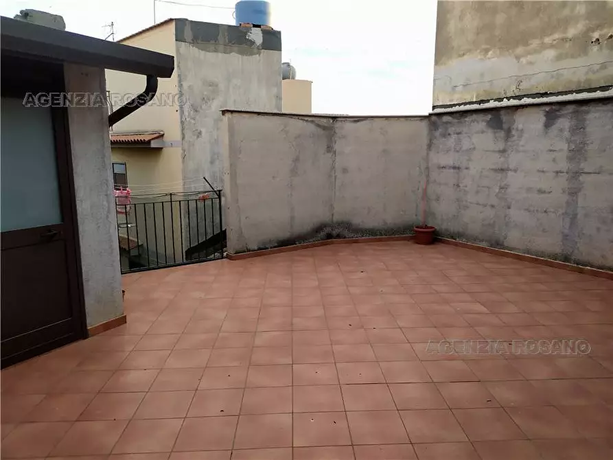 Immagine 4 di Villa in vendita  in Via innessa a Biancavilla